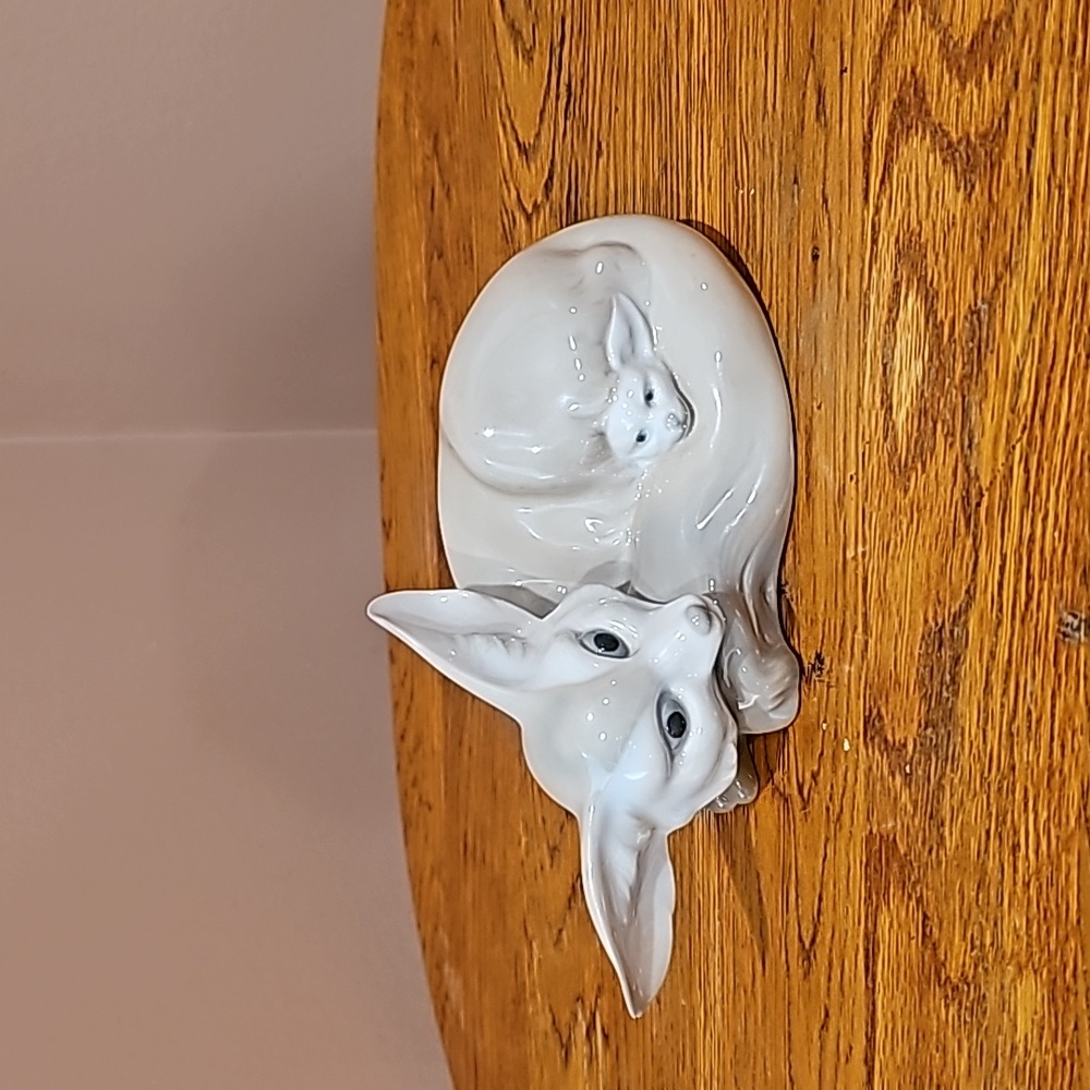 Lladro mom and baby fox